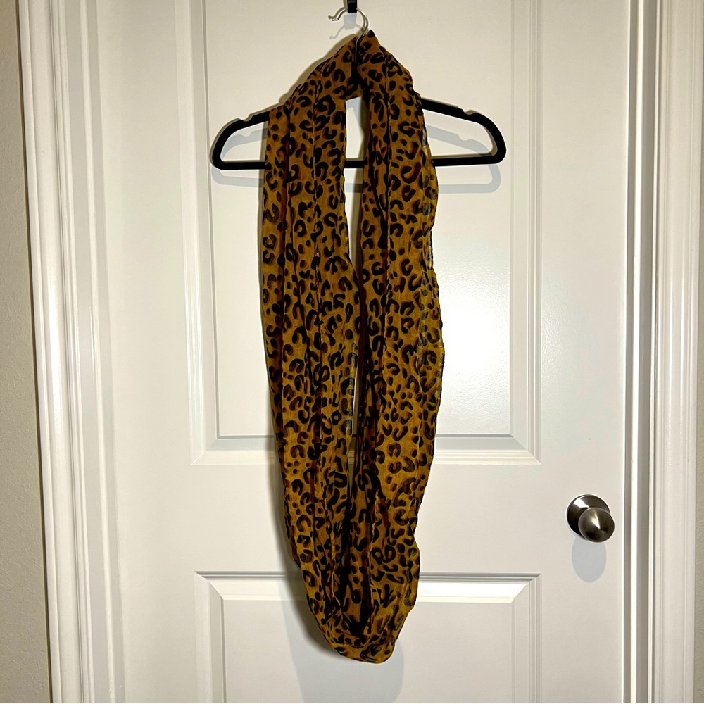 Leopard Infinity Scarf VGUC